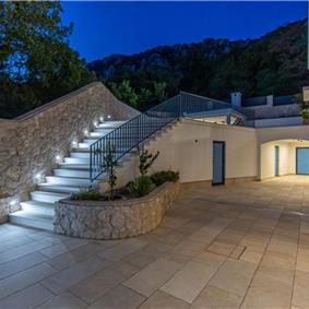 5 bedroom villa with pool near Crikvenica, sleeps 10